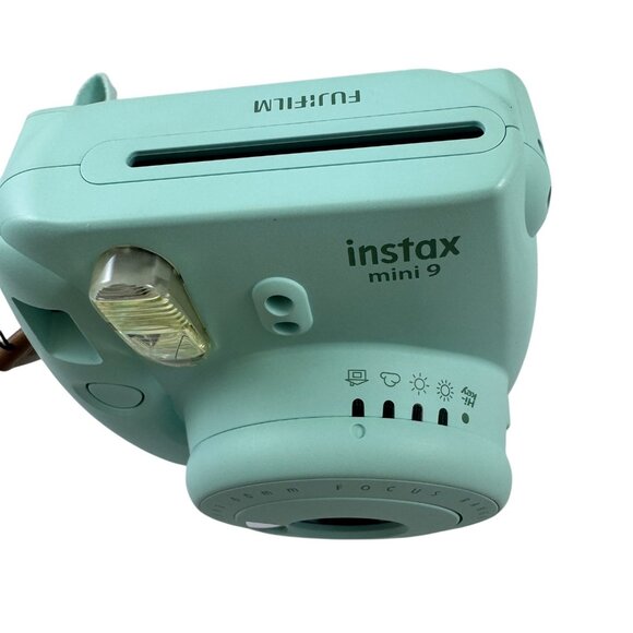 Fujifilm Instax Mini 9 Instant Camera Pastel Blue with Carrying Case - Picture 8 of 11